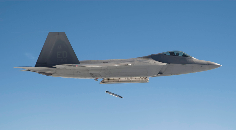 Illustration for article titled Everyone Who Wanted More F-22s Is Being Proven Right